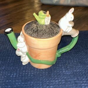 Vintage Lilian Venon Flower Pot Bunny Rabbits Teapot Virginia Beach Virginia